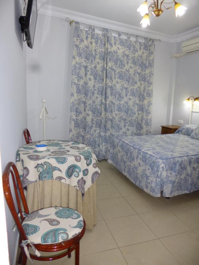 Hostal Virgen Del Rocio Los Palacios y Villafranca Kültér fotó